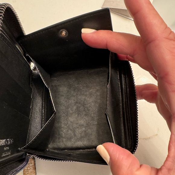 ❤️Jimmy Choo Metallic Star Studded Wallet - Picture 4 of 8